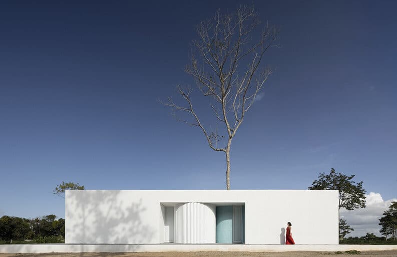 Casa Blanca by NEBR arquitetura