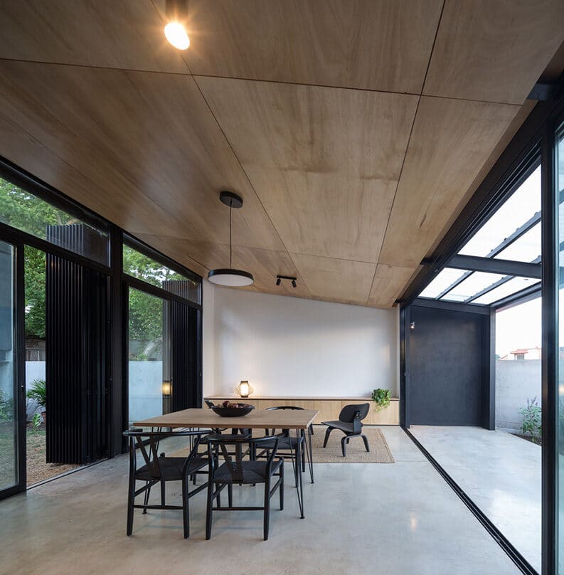 Casa Blixen 4238 by MBST Arquitectos