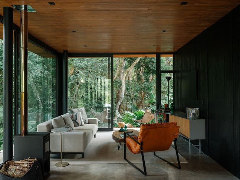 Casa Guapuruvus by Cornetta Arquitetura