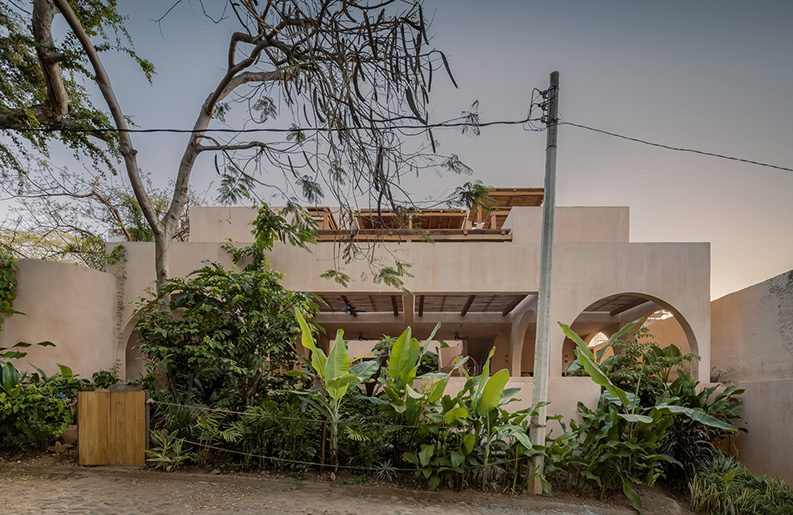 Casa Liquen by Fino Lozano, Pragma Estudio