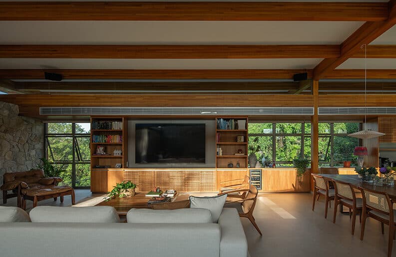 Casa MA en Atibaia by Estúdio Rossi Arquitetos