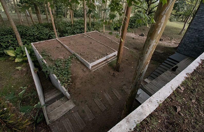Casa Negra by ArquitectónicA Cecilia Yarmuch + Alejandro Aguilera 