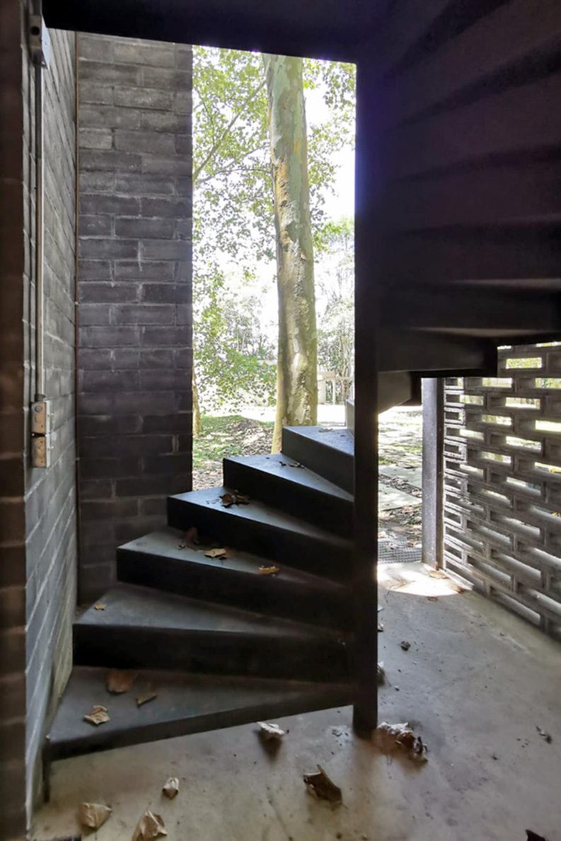 Casa Negra by ArquitectónicA Cecilia Yarmuch + Alejandro Aguilera 