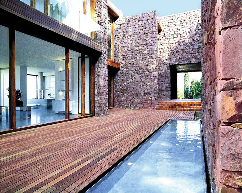 Casa Paz y Comedias by Ramón Esteve Estudio