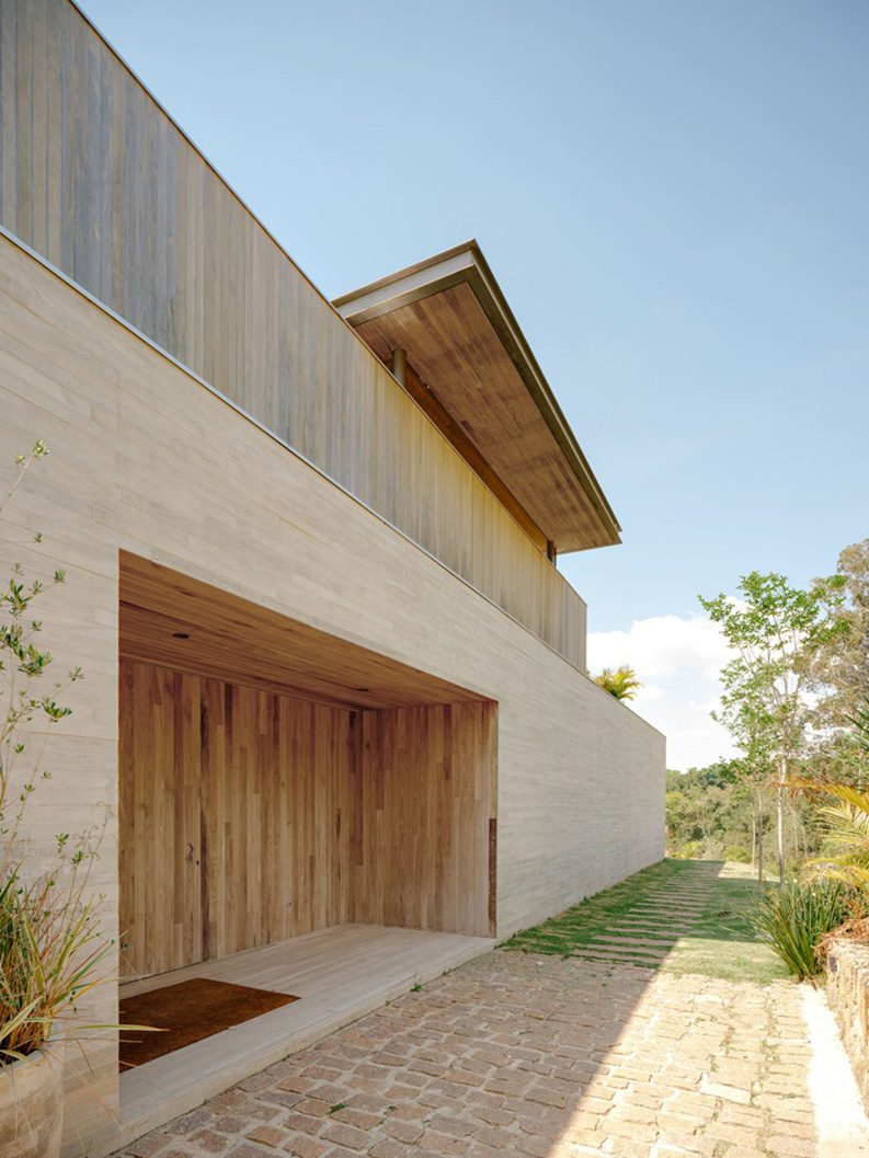 Casa Represa JL by Garbin Arquitetos
