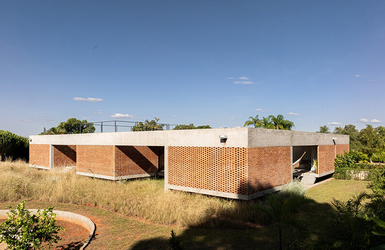 Casa Tupin by BLOCO Arquitetos
