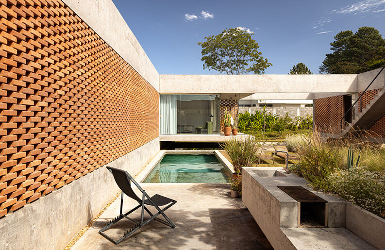 Casa Tupin by BLOCO Arquitetos
