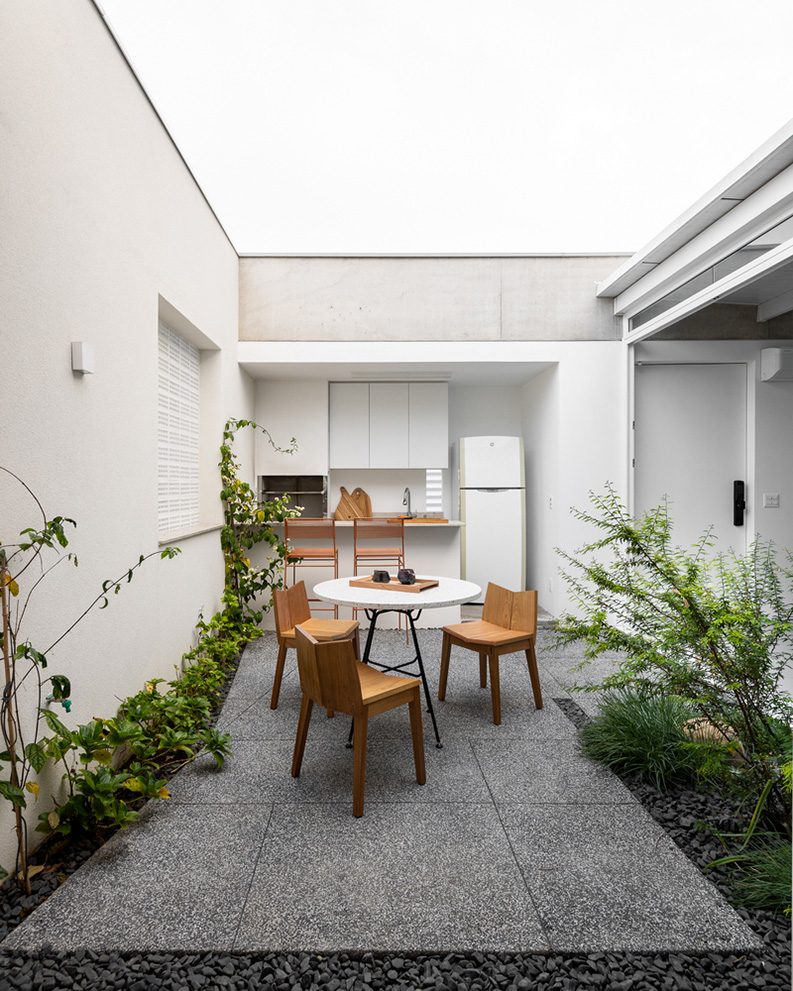 Casa Yano by Peninsula Arquitetura, Sanpo Arquitetura
