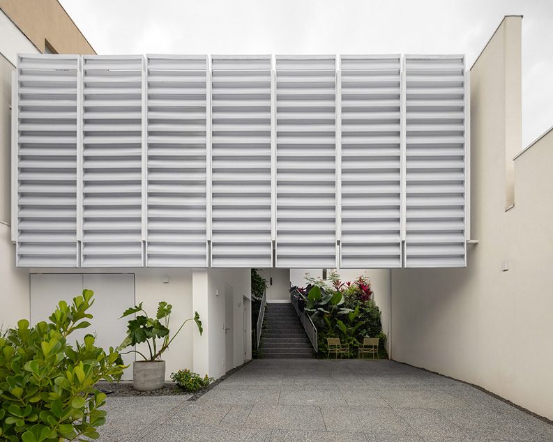 Casa Yano by Peninsula Arquitetura, Sanpo Arquitetura