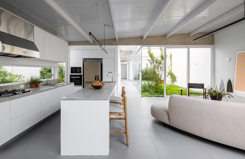 Casa Yano by Peninsula Arquitetura, Sanpo Arquitetura