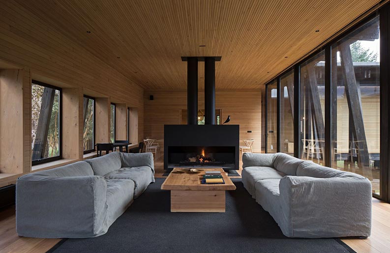 Casa con Patio, Catalina Poblete, Guillermo Hevia García, Nicolás Saieh