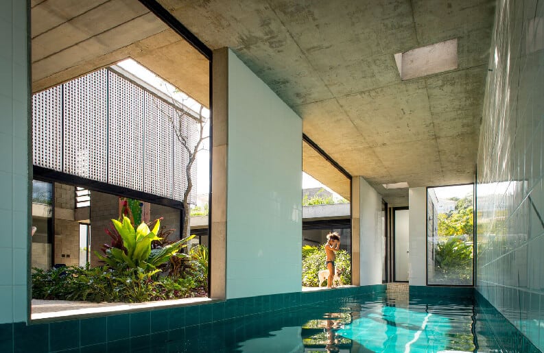 Casa con patio para dos niños, Shieh Arquitetos Associados, Leonardo Shieh 