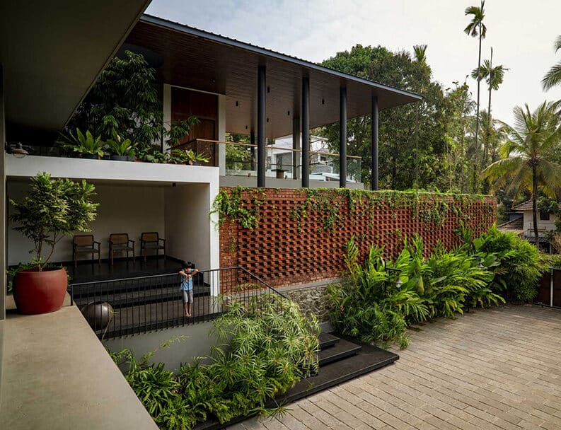 Casa de Ladrillo a la Vista by Yuuga Design Collective