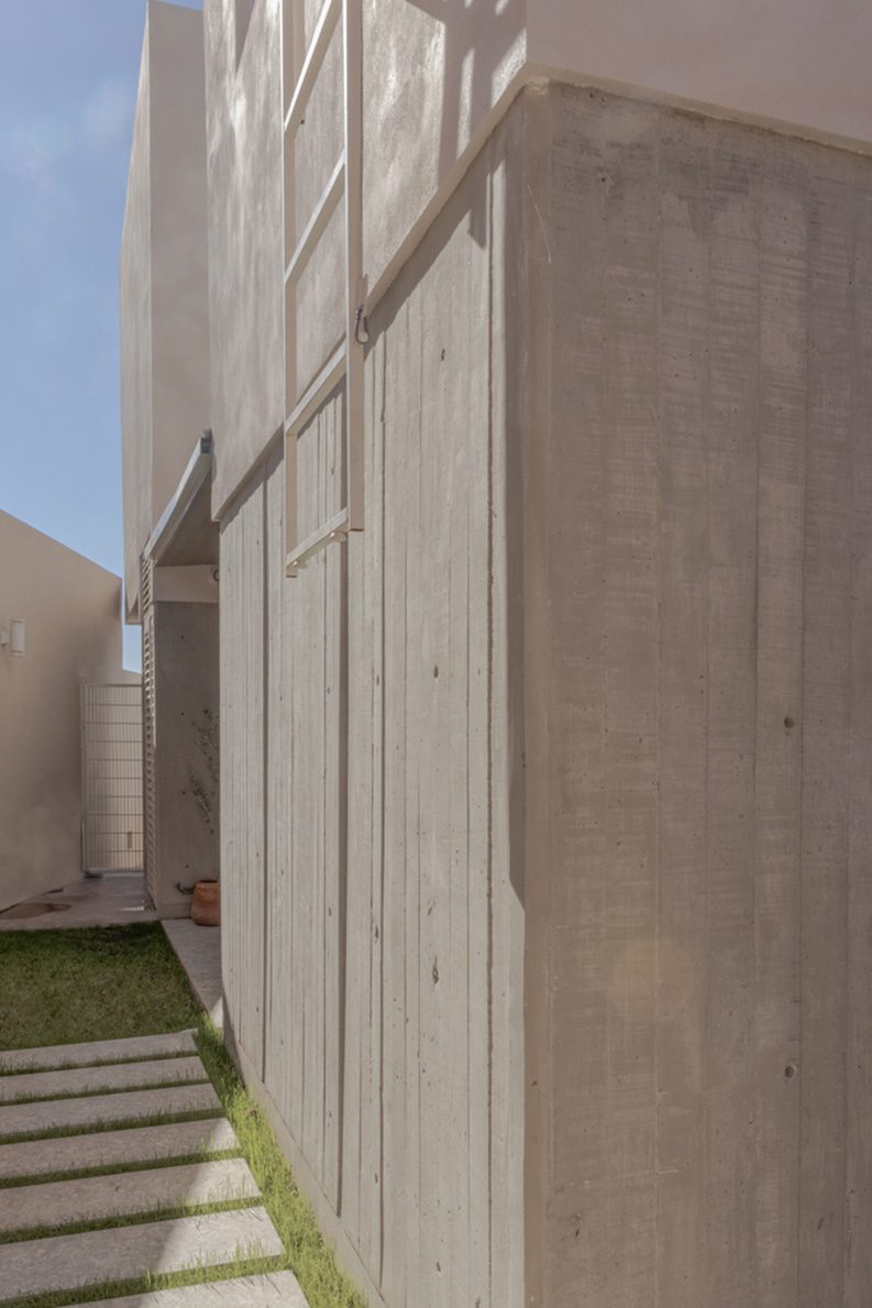 Casa dieciocho by Pereda Han Estudio