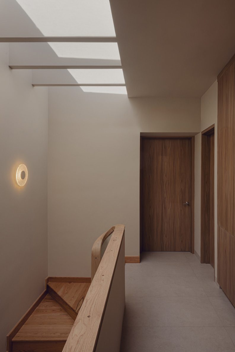 Casa dieciocho by Pereda Han Estudio