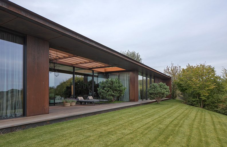 Casa en la Pendiente by 77 Studio architecture