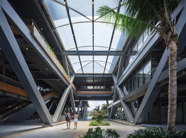 Centro de Actividades para Trabajadores de Haikou by CADG