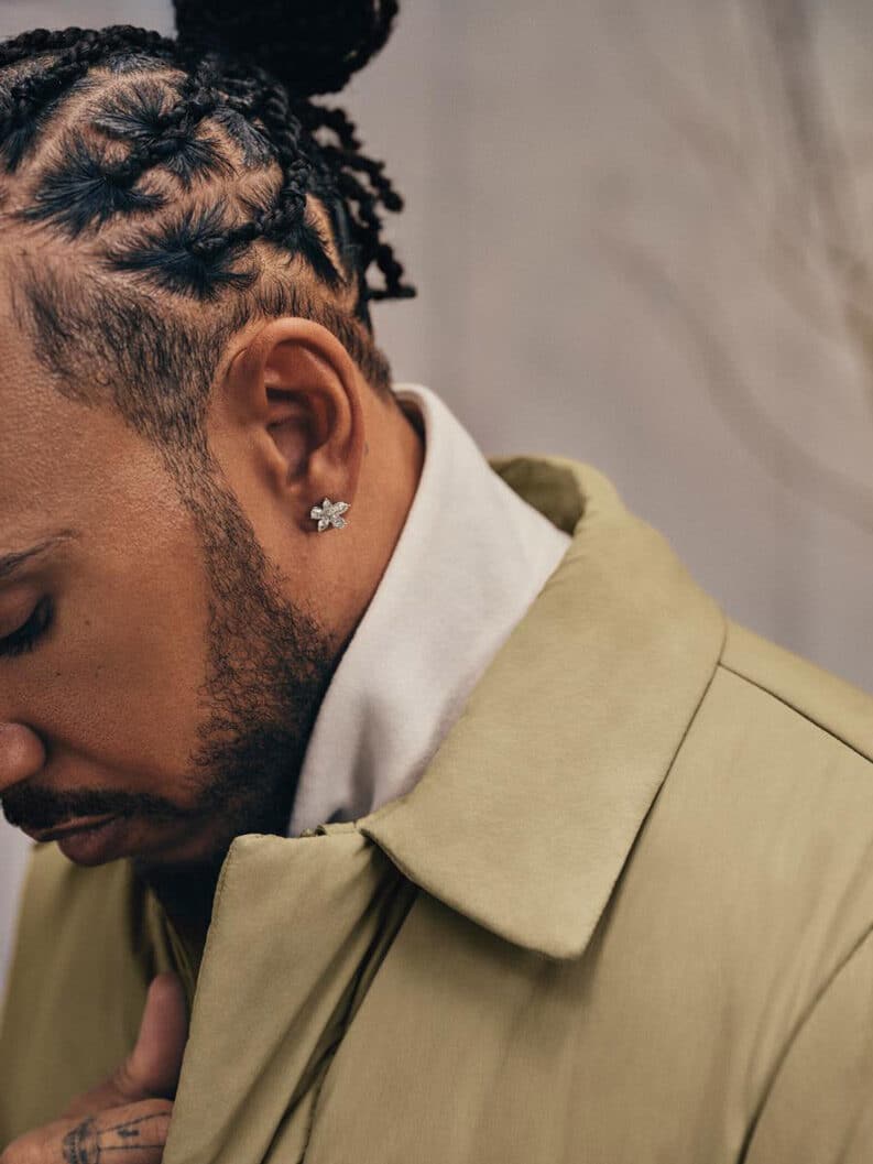 Diseño y tecnología. Lewis Hamilton presenta los nuevos abrigos de Lululemon