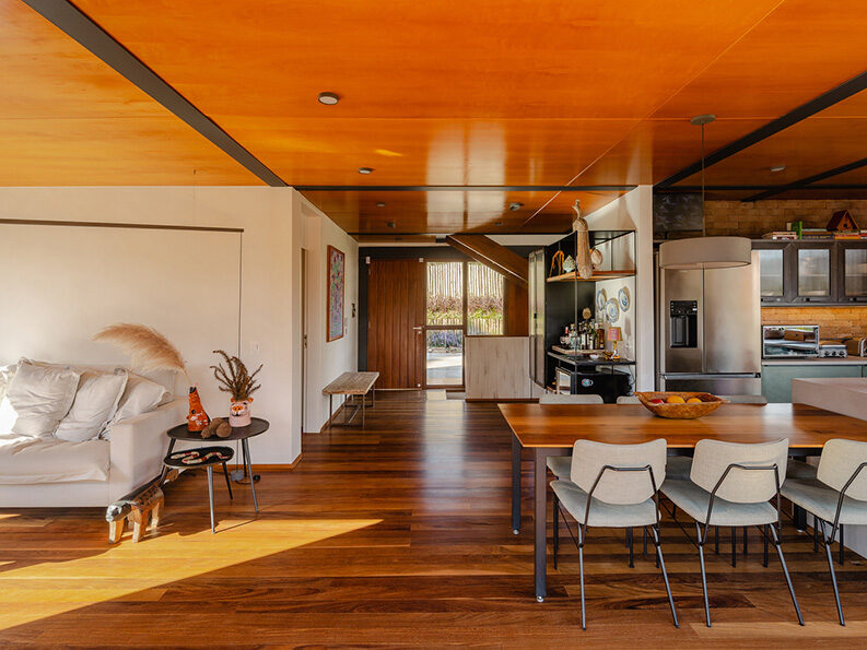 Residencia en Campos do Jordão by Gil Mello Arquitetura