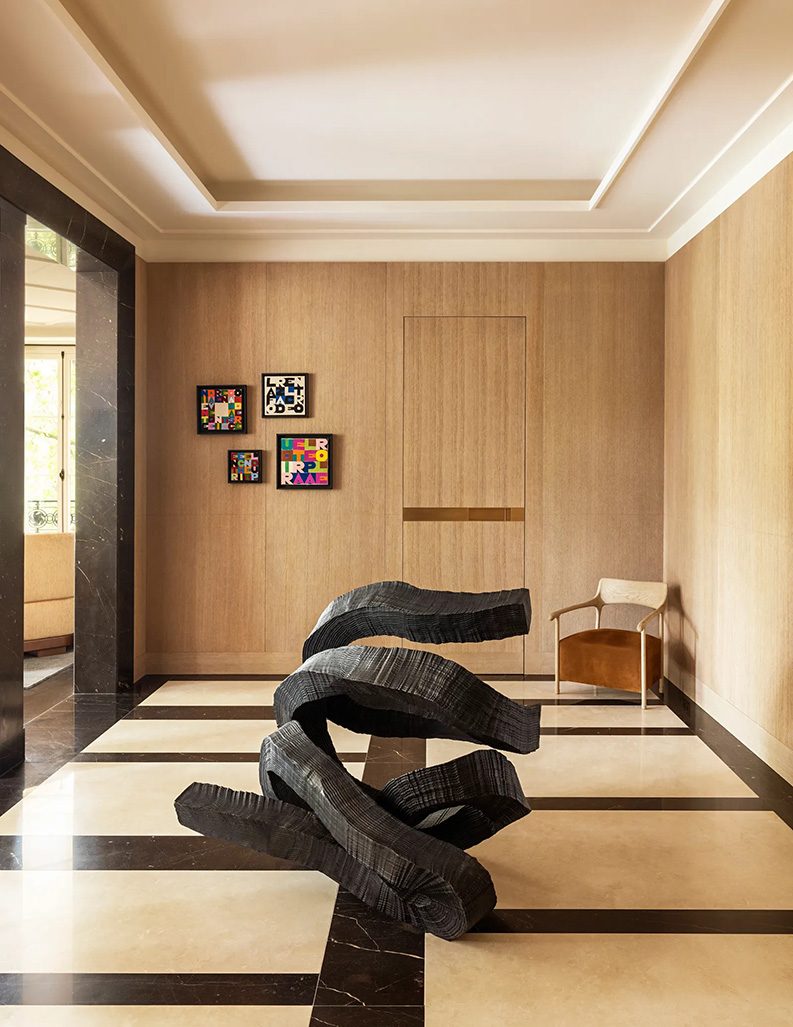 Un departamento parisino con arte